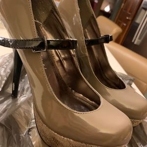 Bamboo taupe snake heel